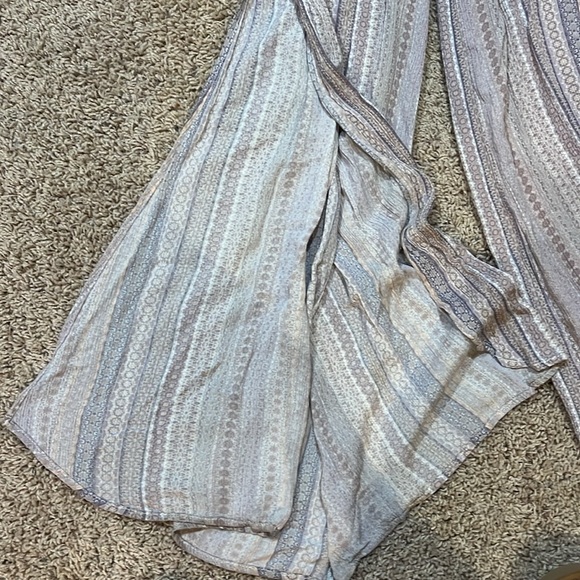 Purple High Waisted Flowy Pants (Size M) - Picture 2 of 4